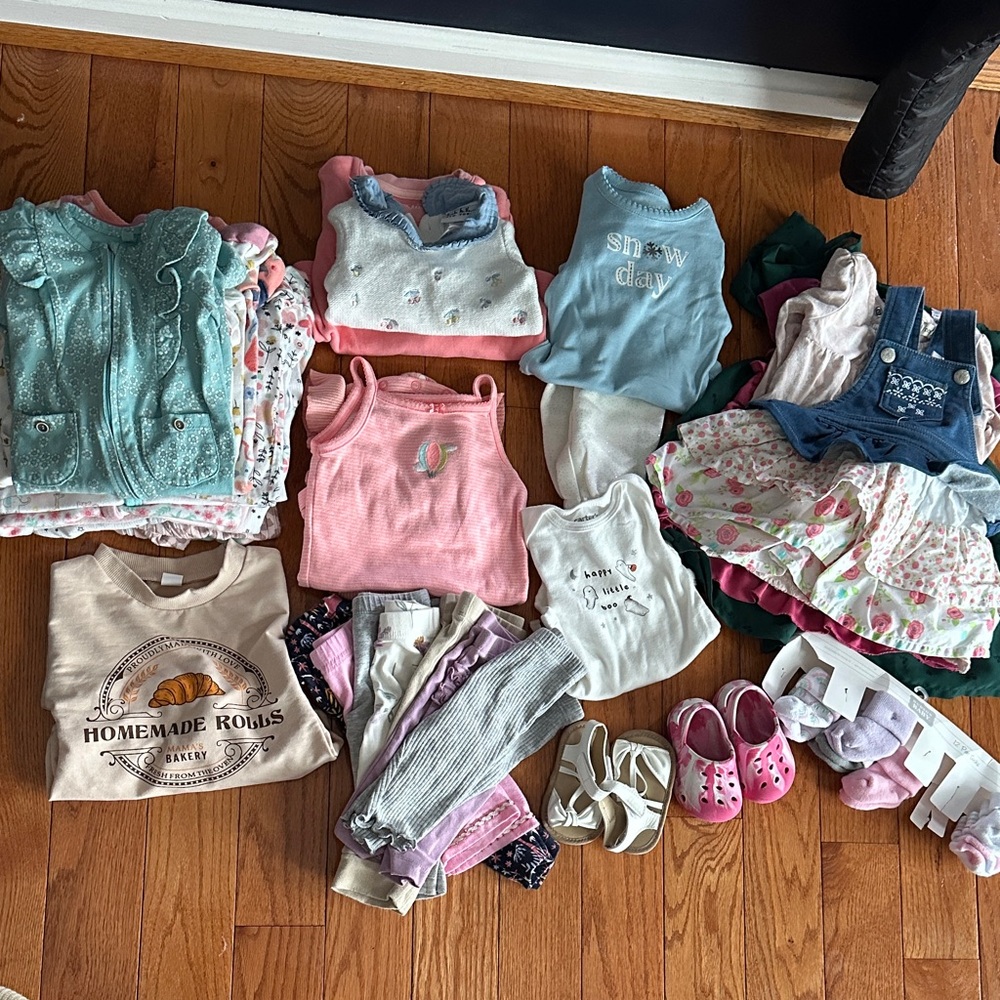 Baby girl clothes lot